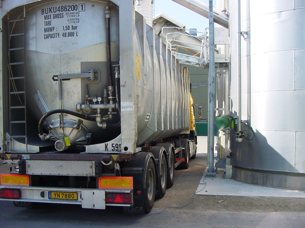 Erdungsüberwachung zur LKW Erdung